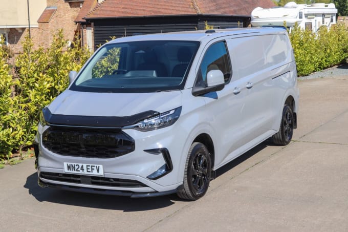 2025 Ford Transit Custom