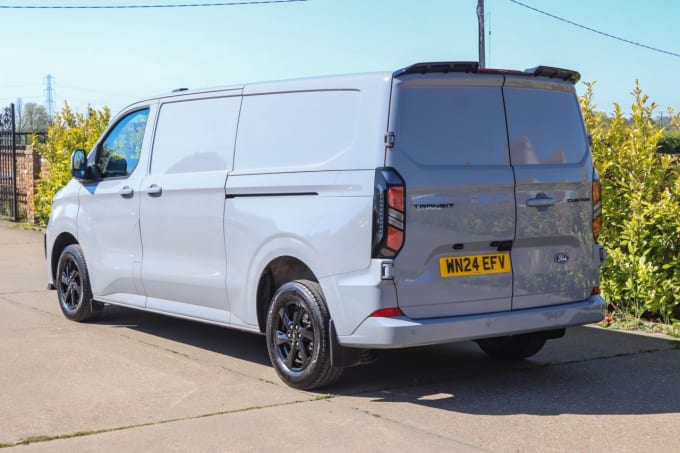 2025 Ford Transit Custom