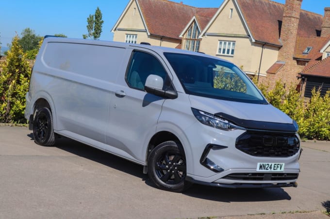2025 Ford Transit Custom