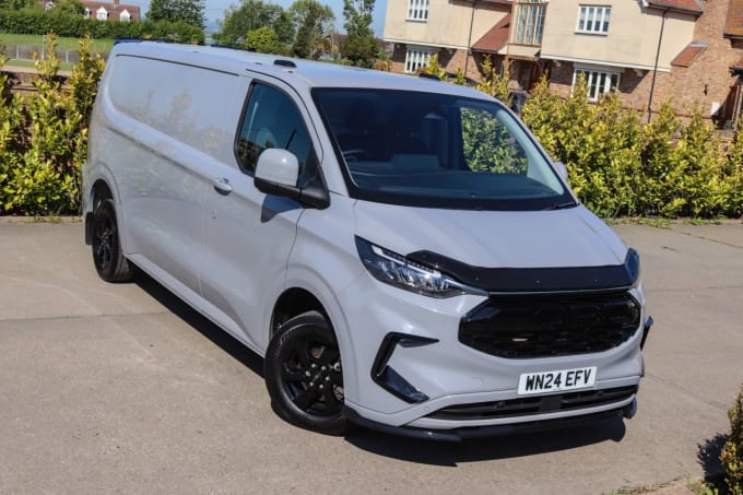 2025 Ford Transit Custom