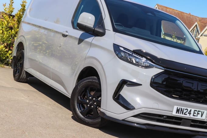 2025 Ford Transit Custom