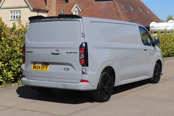 2025 Ford Transit Custom