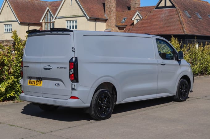 2025 Ford Transit Custom