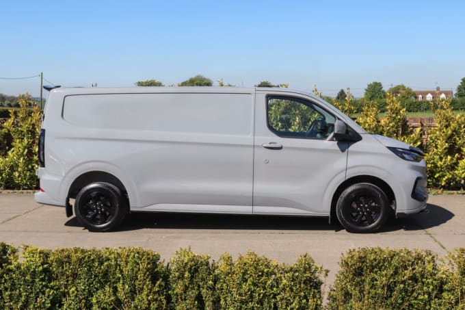 2025 Ford Transit Custom