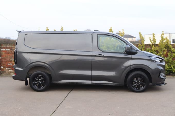 2025 Ford Transit Custom