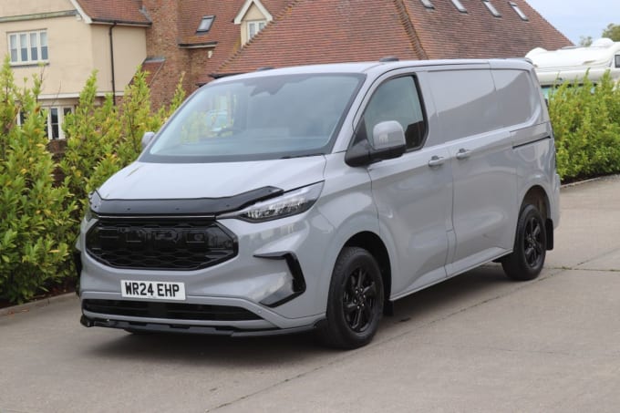2025 Ford Transit Custom