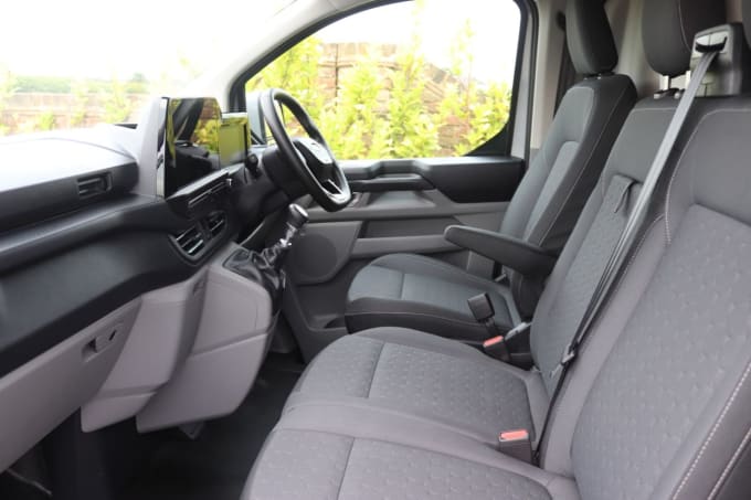 2025 Ford Transit Custom