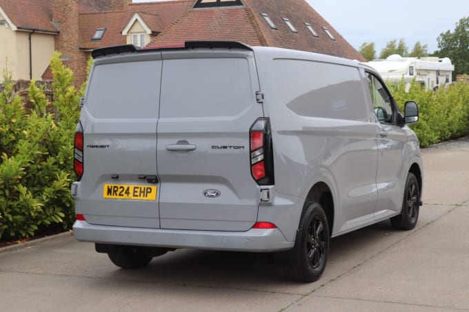 2025 Ford Transit Custom