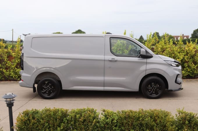2025 Ford Transit Custom