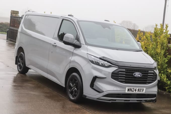 2025 Ford Transit Custom