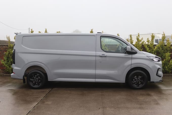 2025 Ford Transit Custom