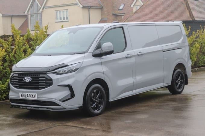 2025 Ford Transit Custom