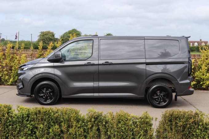 2025 Ford Transit Custom