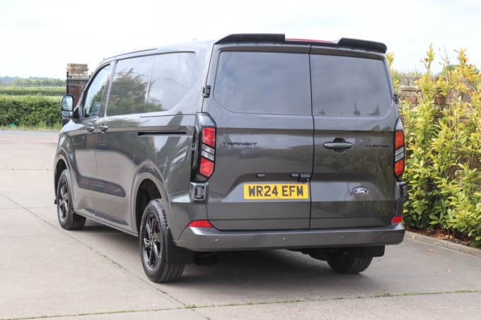 2025 Ford Transit Custom