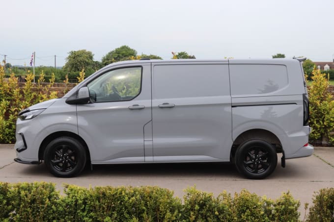 2025 Ford Transit Custom