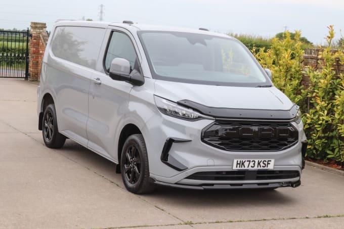 2025 Ford Transit Custom