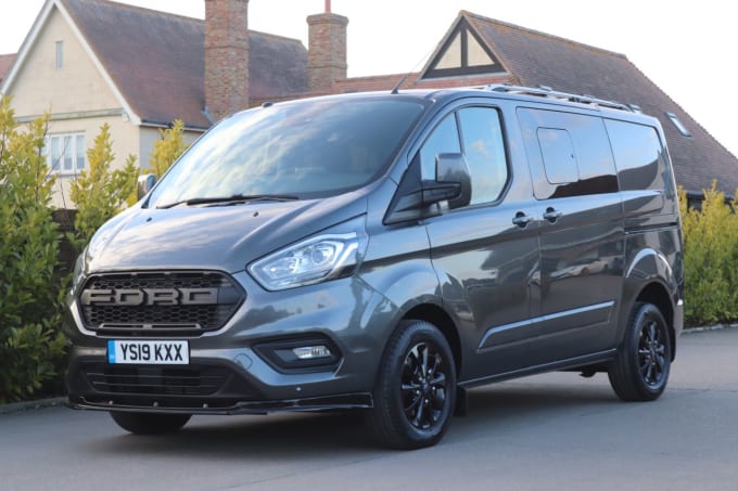 2025 Ford Transit Custom