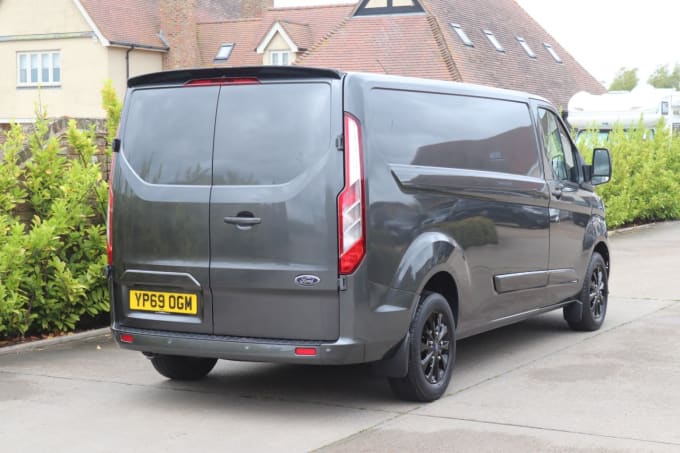 2025 Ford Transit Custom