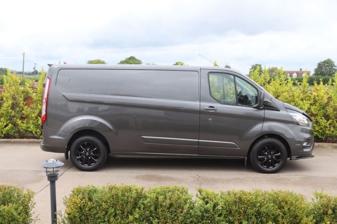 2025 Ford Transit Custom