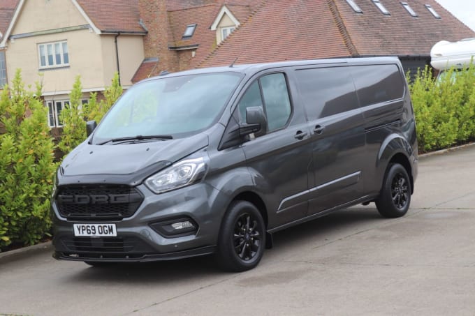 2025 Ford Transit Custom