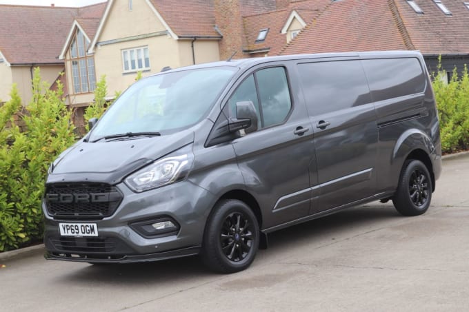 2025 Ford Transit Custom