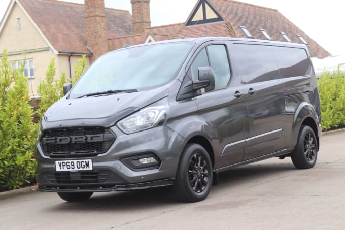 2025 Ford Transit Custom