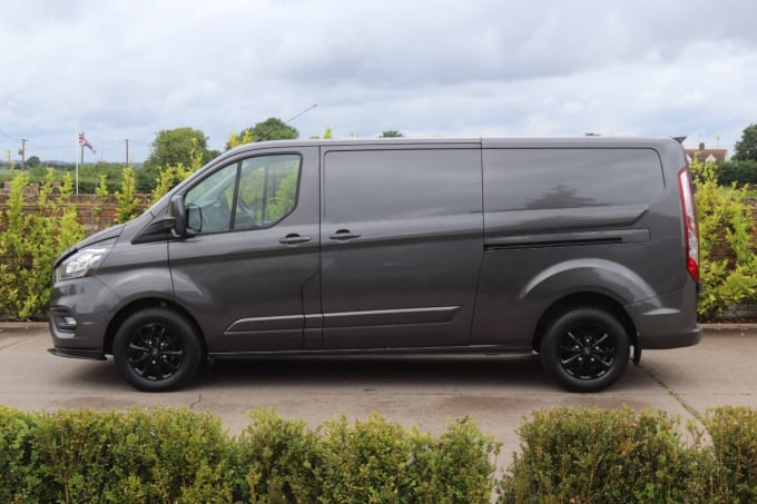 2025 Ford Transit Custom