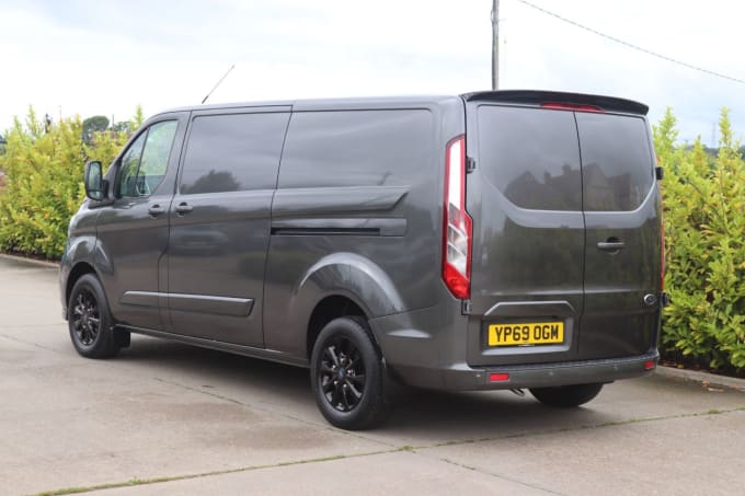 2025 Ford Transit Custom