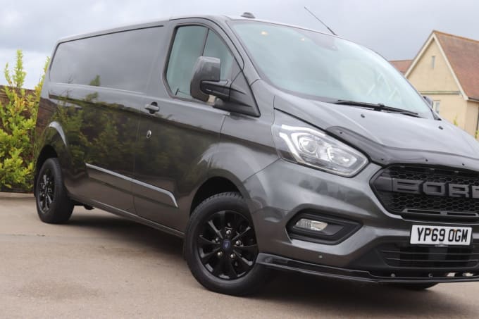 2025 Ford Transit Custom