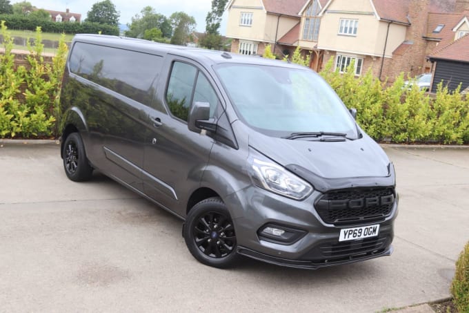 2025 Ford Transit Custom
