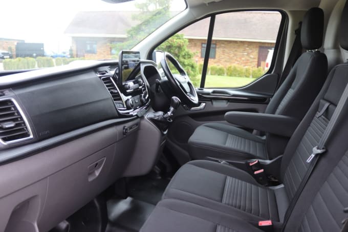 2025 Ford Transit Custom