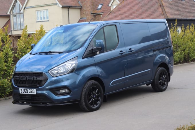 2025 Ford Transit Custom