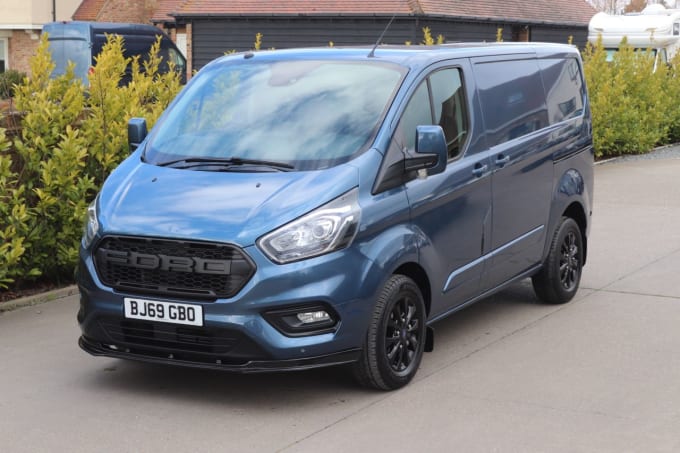 2025 Ford Transit Custom