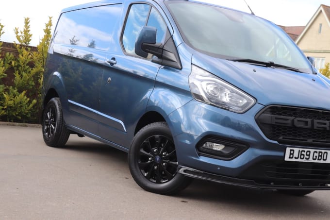 2025 Ford Transit Custom