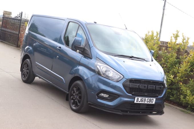 2025 Ford Transit Custom