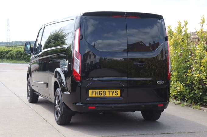 2025 Ford Transit Custom