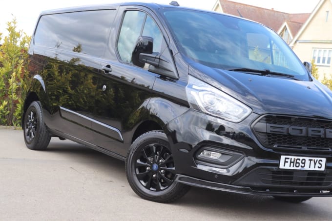 2025 Ford Transit Custom