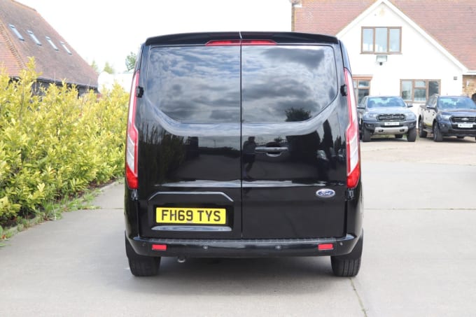 2025 Ford Transit Custom