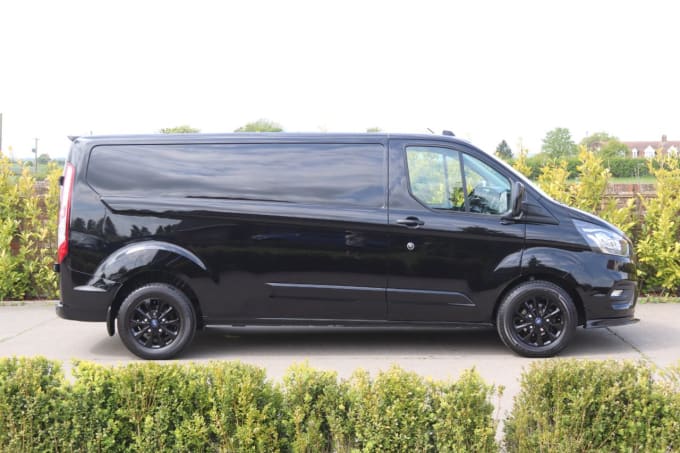 2025 Ford Transit Custom