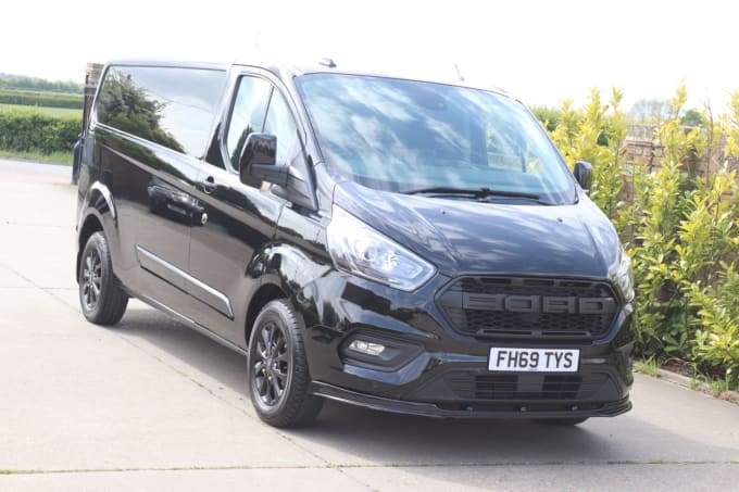 2025 Ford Transit Custom