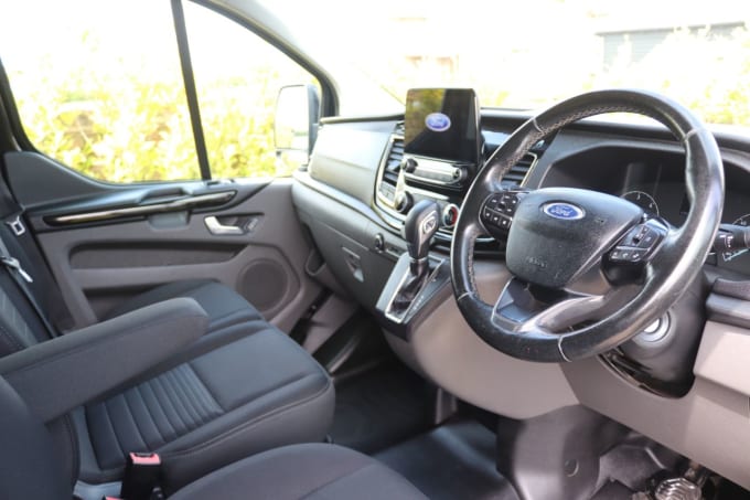2025 Ford Transit Custom