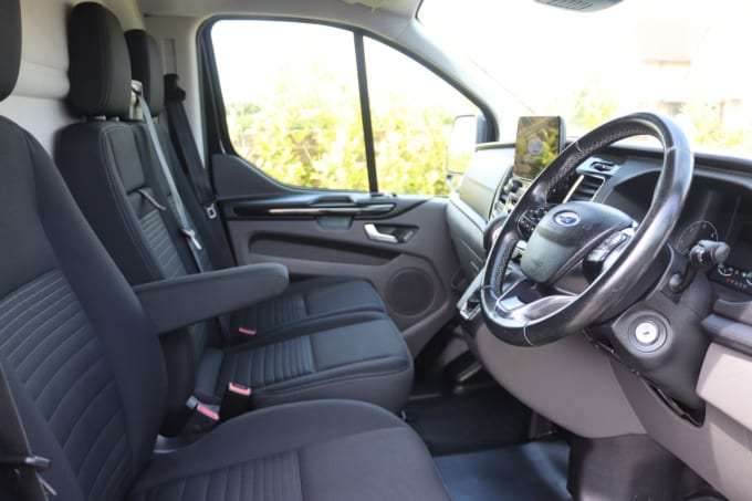 2025 Ford Transit Custom
