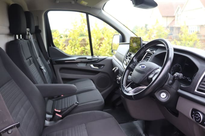 2025 Ford Transit Custom