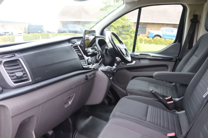 2025 Ford Transit Custom