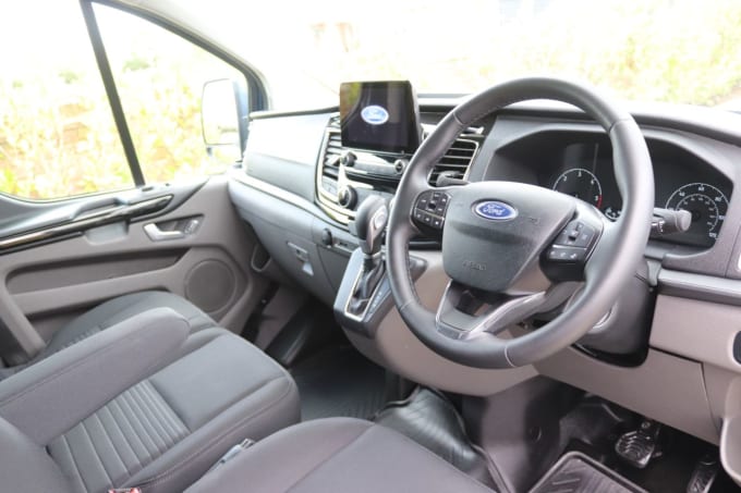 2025 Ford Transit Custom
