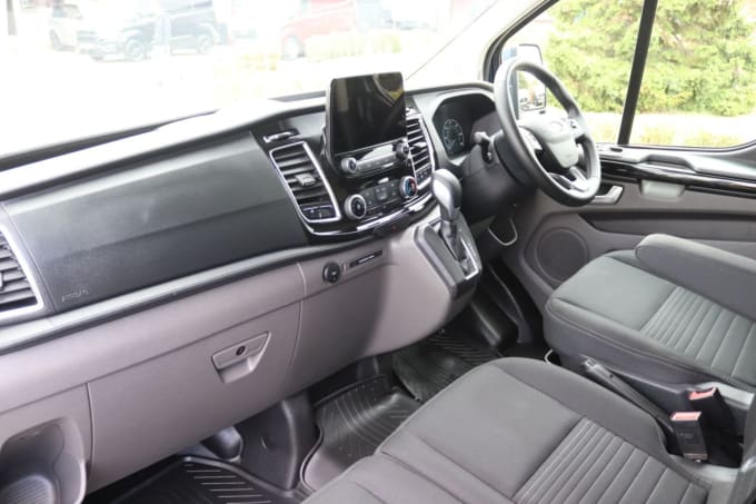 2025 Ford Transit Custom