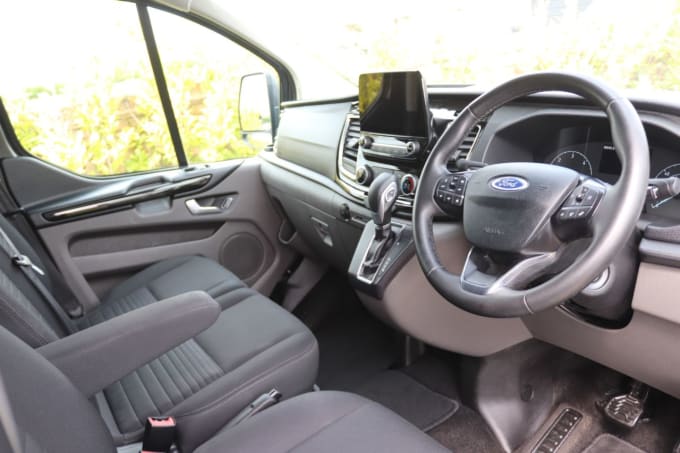 2025 Ford Transit Custom