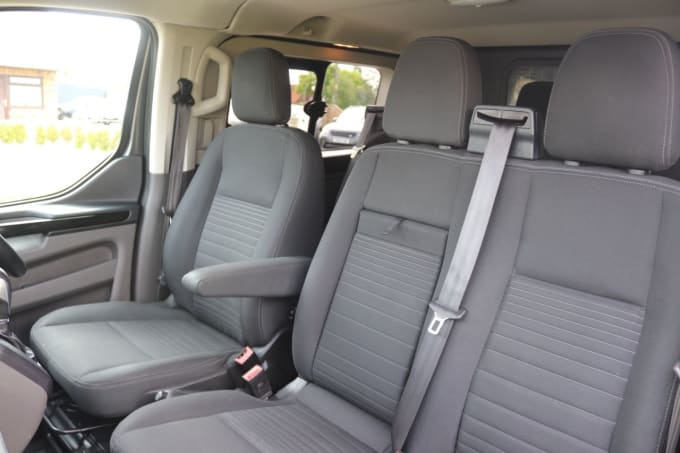 2025 Ford Transit Custom