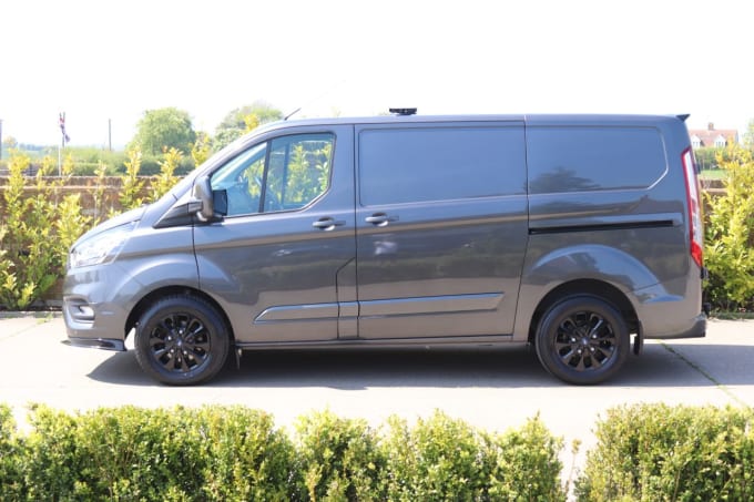 2025 Ford Transit Custom