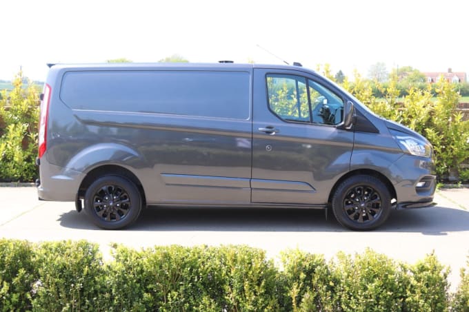 2025 Ford Transit Custom